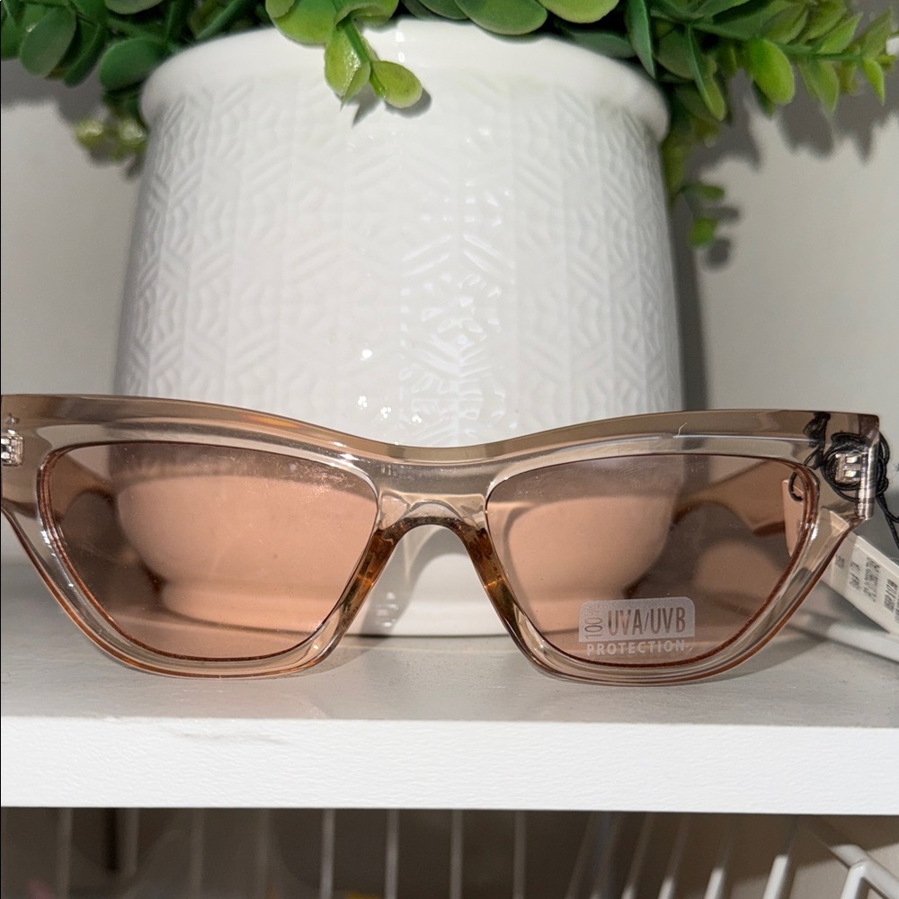 NWT- Rose blue gem sunglass readers